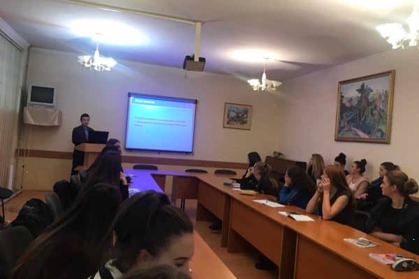 45154474_575292556224358_1975856540103475200_n