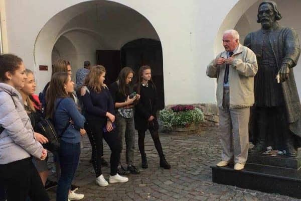 46144255_343936516153586_9025637235810107392_n