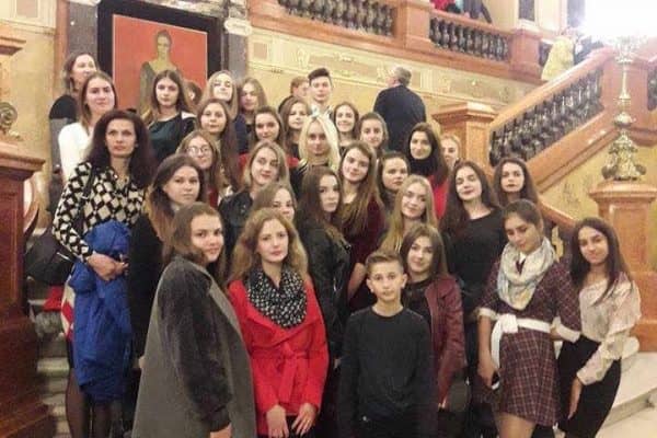 46185125_335994483623398_4832929310081810432_n