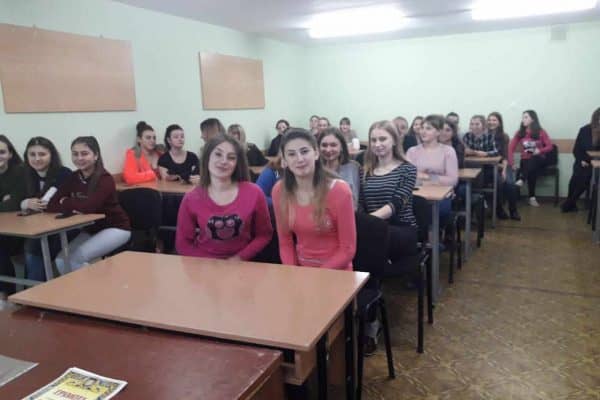 46513186_329080111226223_8701752815715876864_n