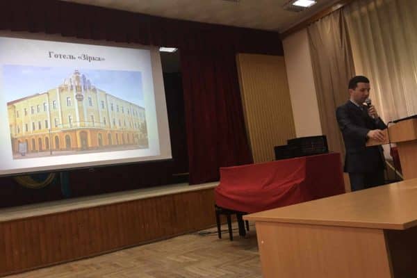 IMG-c76a05e80bf95636cc161a579a9eb836-V