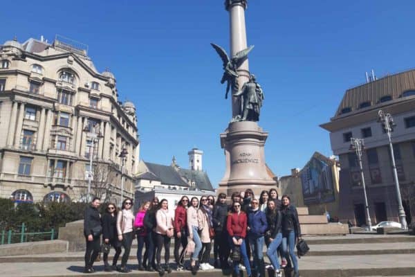 IMG-ee482ada54a5298885993a5274ac2085-V