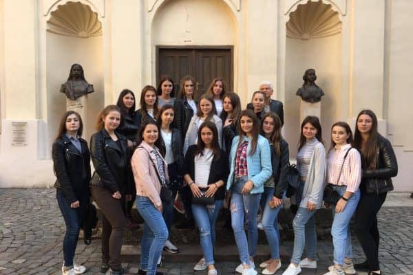 72545862_373596800210958_7943112079135735808_n